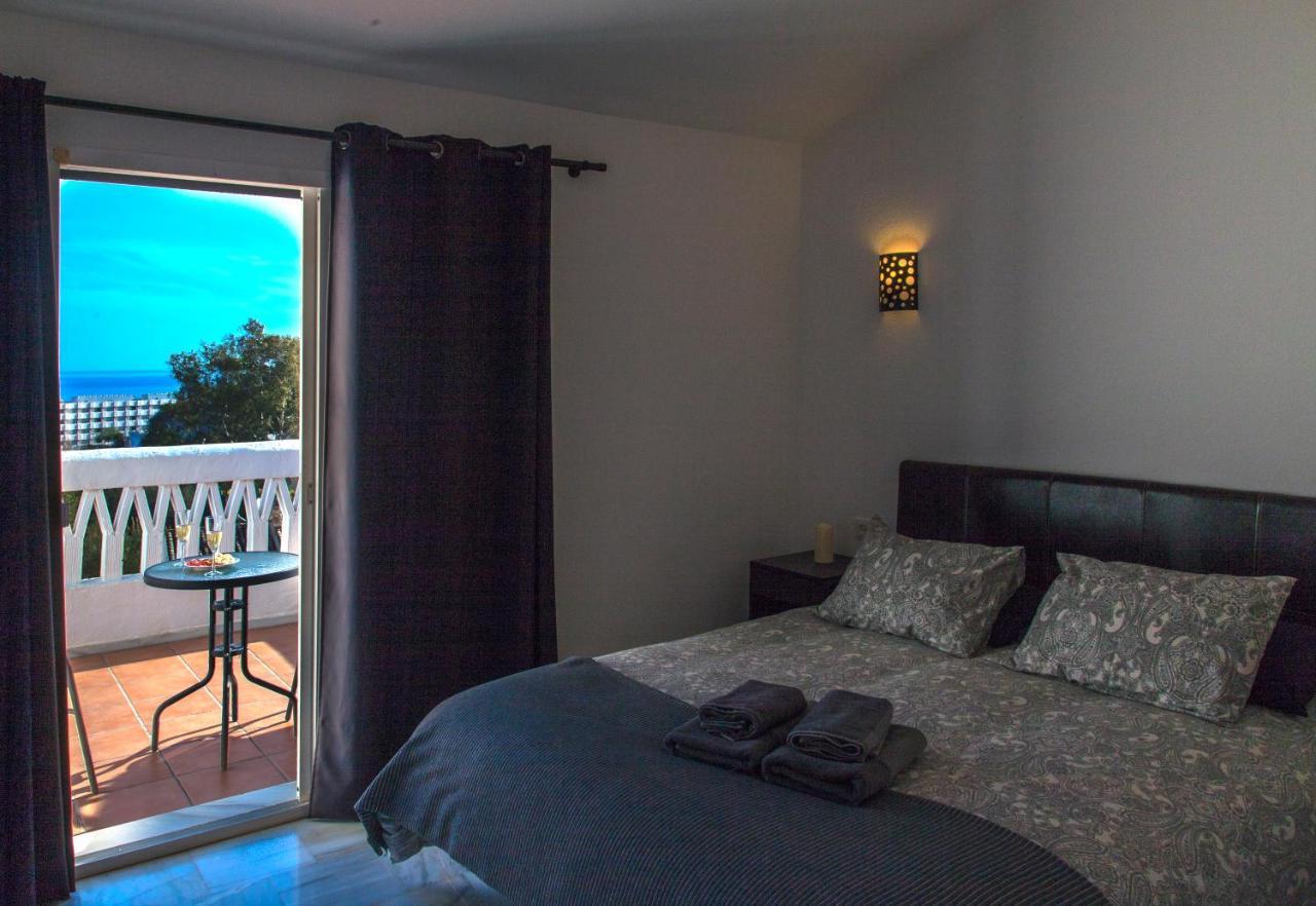 Agradable Adosado Con Piscina La Hidalga Villa Benalmádena Dış mekan fotoğraf