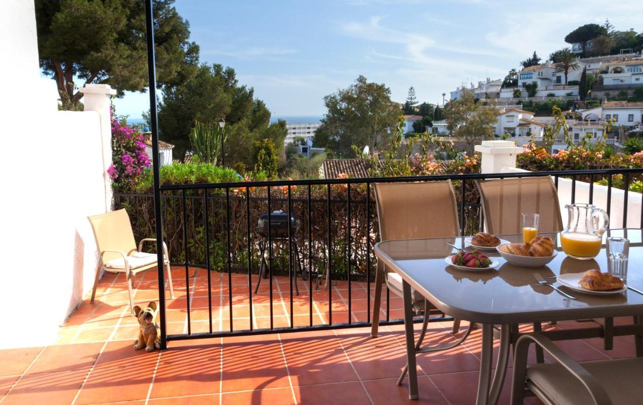 Agradable Adosado Con Piscina La Hidalga Villa Benalmádena Dış mekan fotoğraf