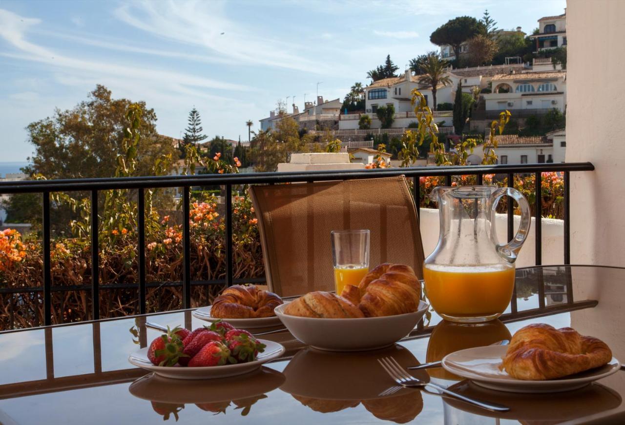 Agradable Adosado Con Piscina La Hidalga Villa Benalmádena Dış mekan fotoğraf