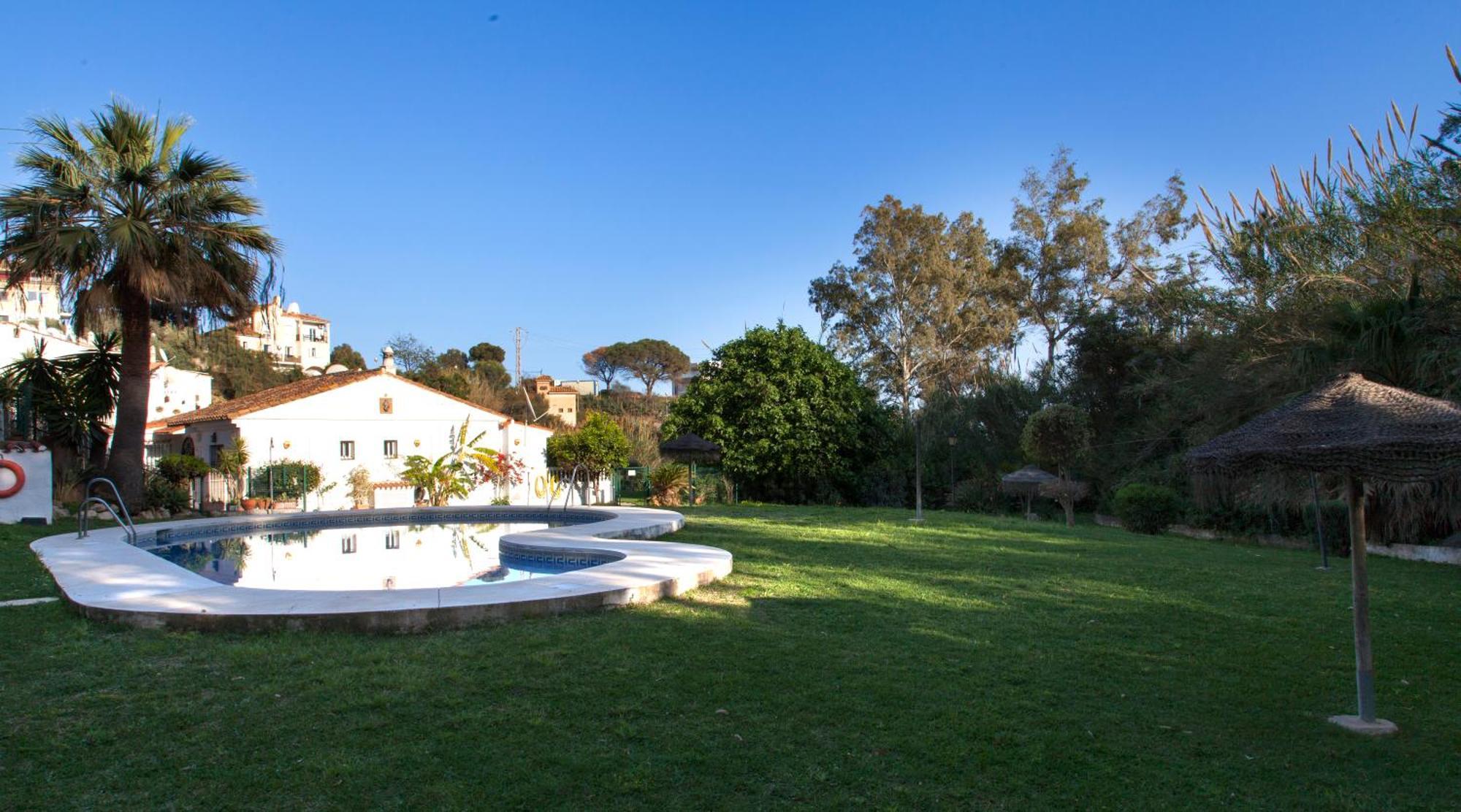 Agradable Adosado Con Piscina La Hidalga Villa Benalmádena Dış mekan fotoğraf